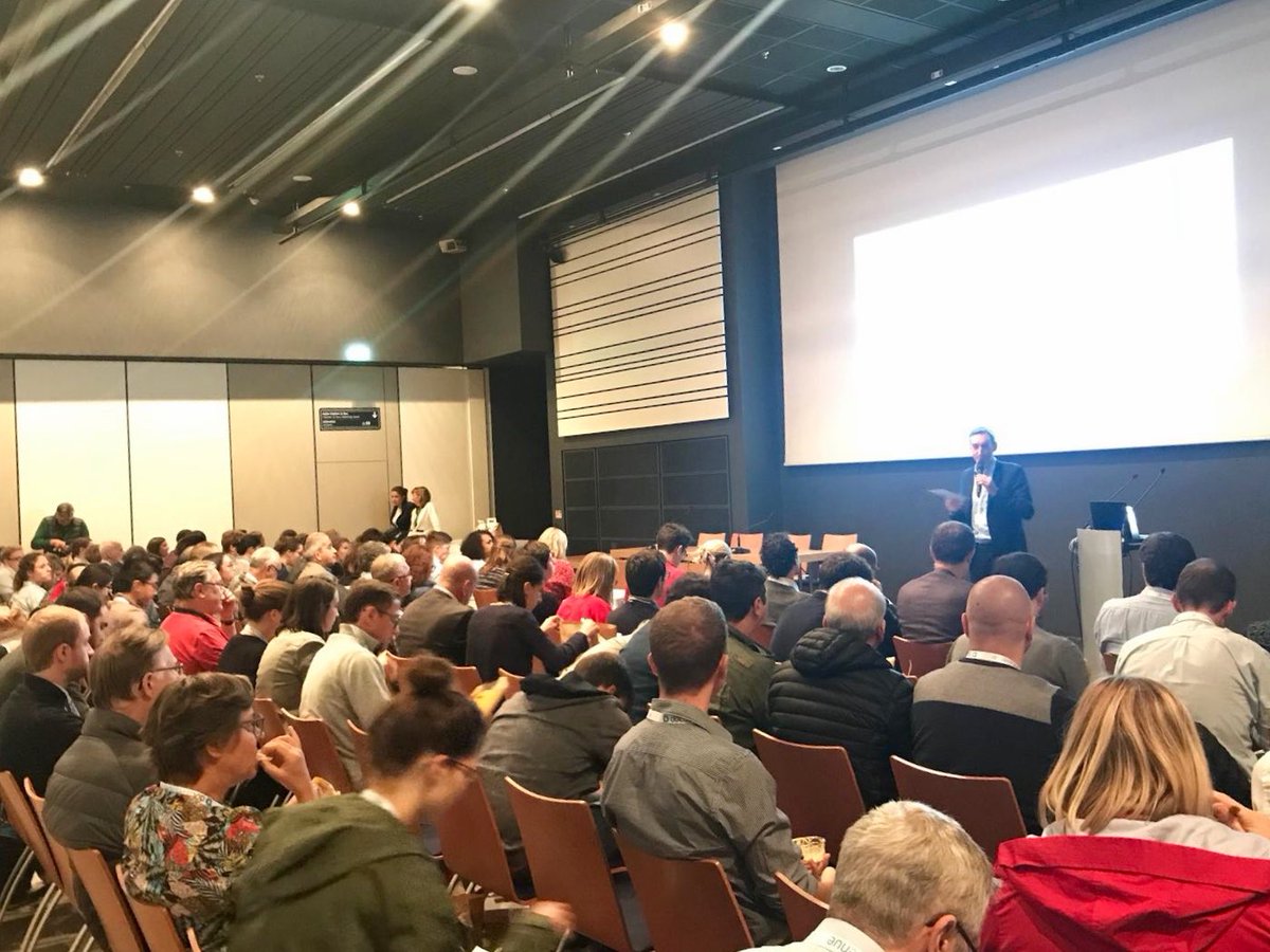 BastieFrederic's tweet photo. Le déjeûner débat : le médecin au cœur de la esanté est ouvert ! Organisé par Egora.
#JNMG2018 #mylan https://t.co/dsKEet5HJm