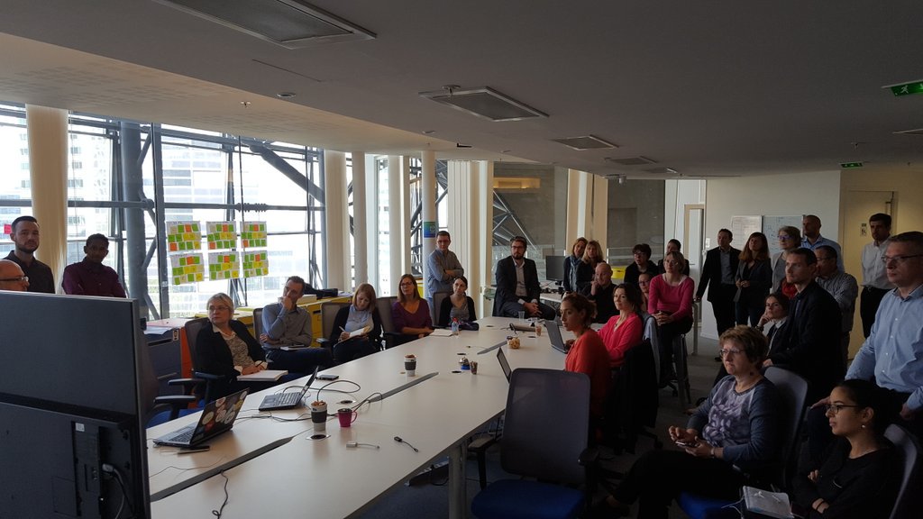 BourhisDidier's tweet photo. 1er Midi Demo au sein de notre nouvelle Direction. Une quarantaine de personnes intéressées. Rdv le mois prochain pour le suivant. #agilite #fierdelequipe #tousimpliques https://t.co/dyHpTylMWq