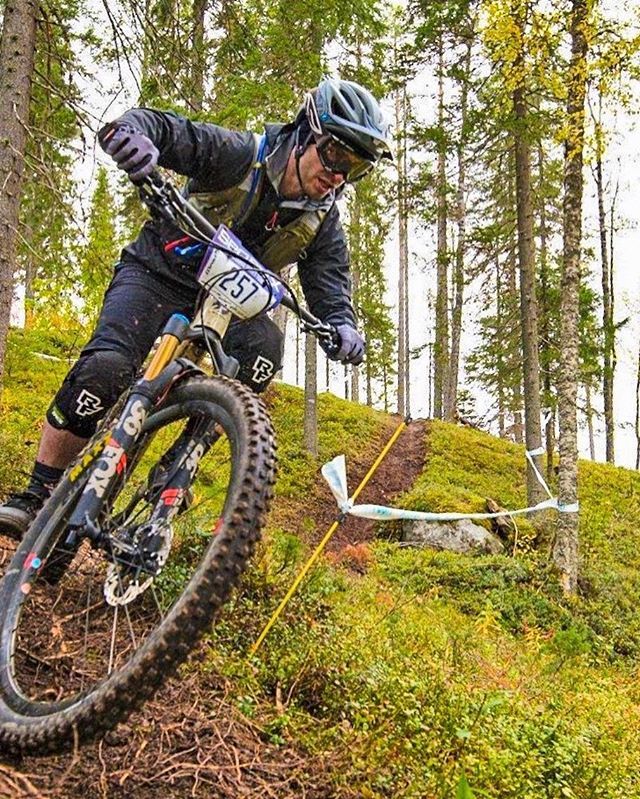 HeyJohnP's tweet photo. #tbt Keeping it slow and steady in Finland last week. #pivotcycles #mypivot #firebird29 #finland #worktrip #enduro https://t.co/Bi2BVo5xx1 https://t.co/lWWWw3fjQe