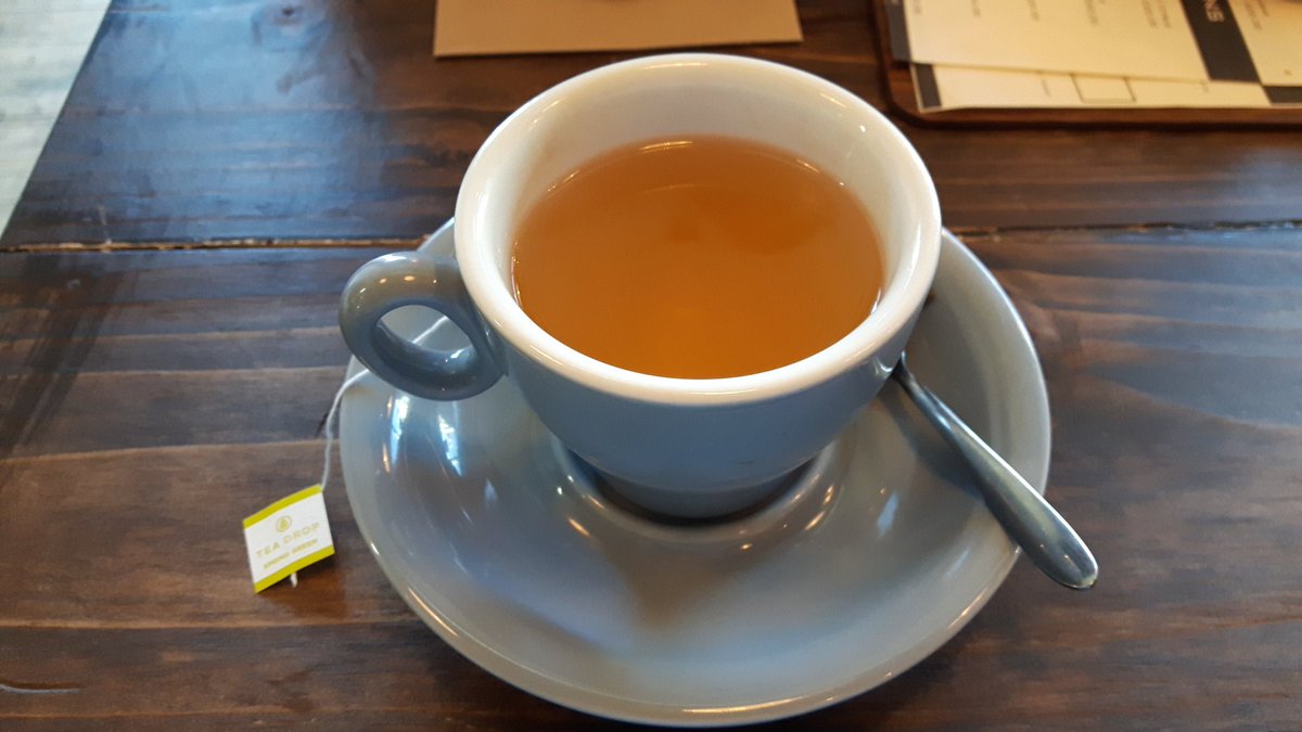 Heddie5's tweet image. #ThursdayThoughts drinking tea in a coffee roastery #mybad 😉
Fab @TeaDropUK @CoffeeCrosby 👍