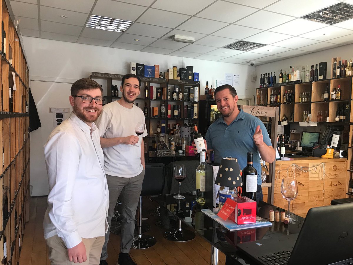⁦<a href="/gauchezcowines/">Gauchezco Wines</a>⁩ tasting their fantastic range of wines with ⁦@CorksOutWines⁩ ⁦<a href="/CorksOutTimps/">Corks Out Timperley</a>⁩. Cheers guys 🍷 #wine #Argentina #winetasting #corksout