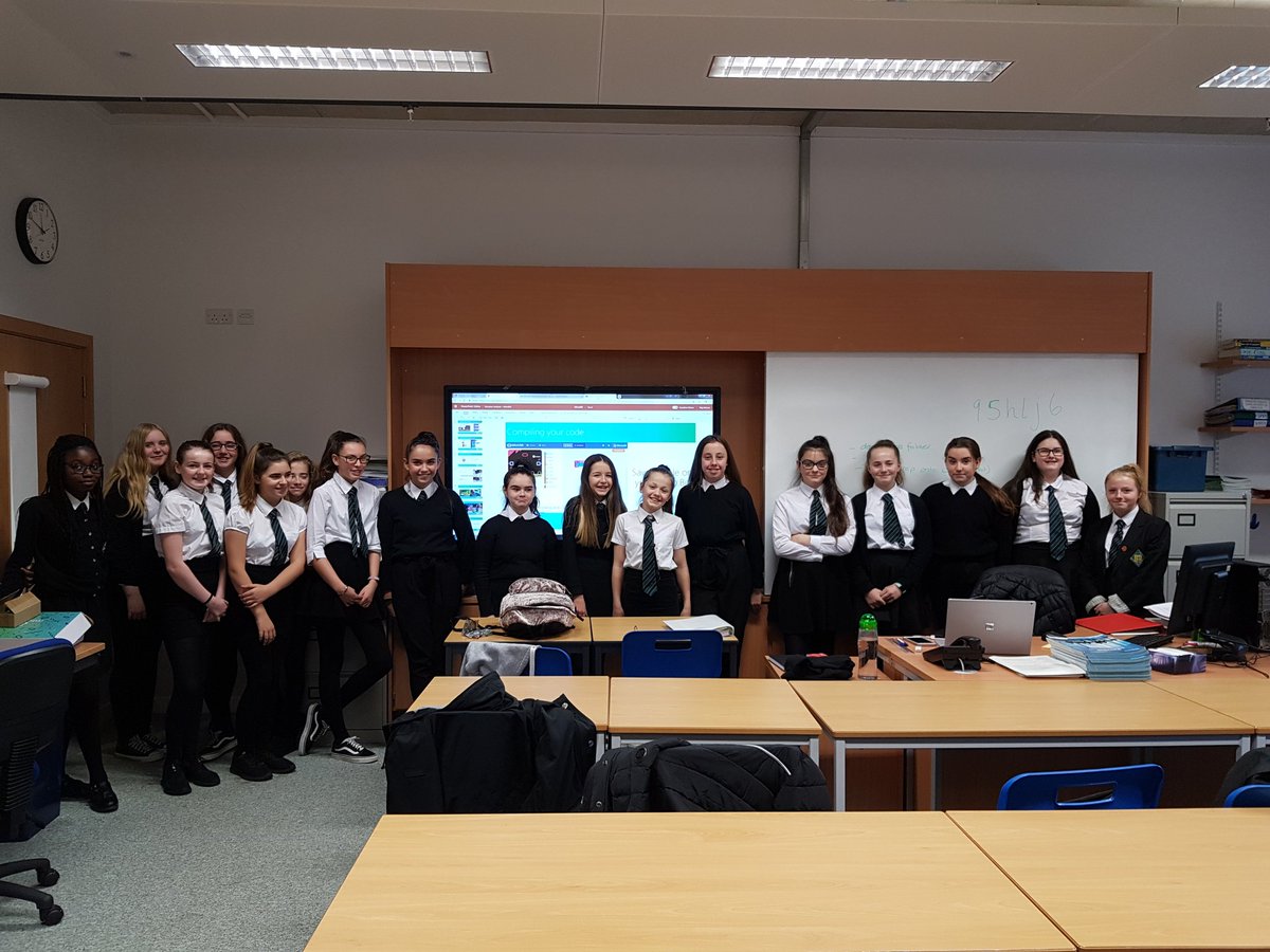 Our S2 Steamgirlz Project going well today encouraging our young ladies to consider a STEM related career. Working in partnership with Microsoft. #TEAMOLSP