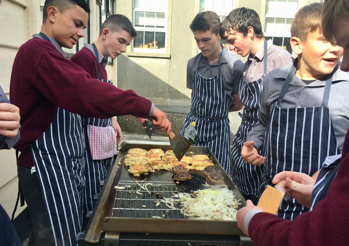 CBSKitchen's tweet photo. The nice weather this week saw the TY students decide to prepare an impromptu BBQ for their class. Great teamwork resulted in all the lads eating outside, enjoying Septemberโs fine days. #TYlife #sunnydays #SchoolDays #TYsrock https://t.co/D4OVhnhOV6