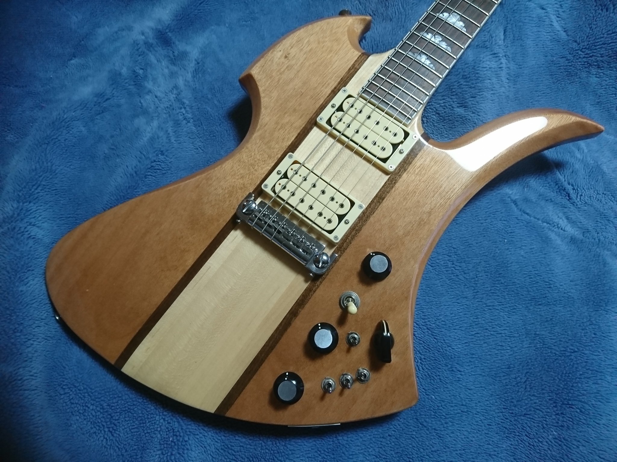 FERNANDES FMG-Classic モッキンバード 専用ハードケース付属