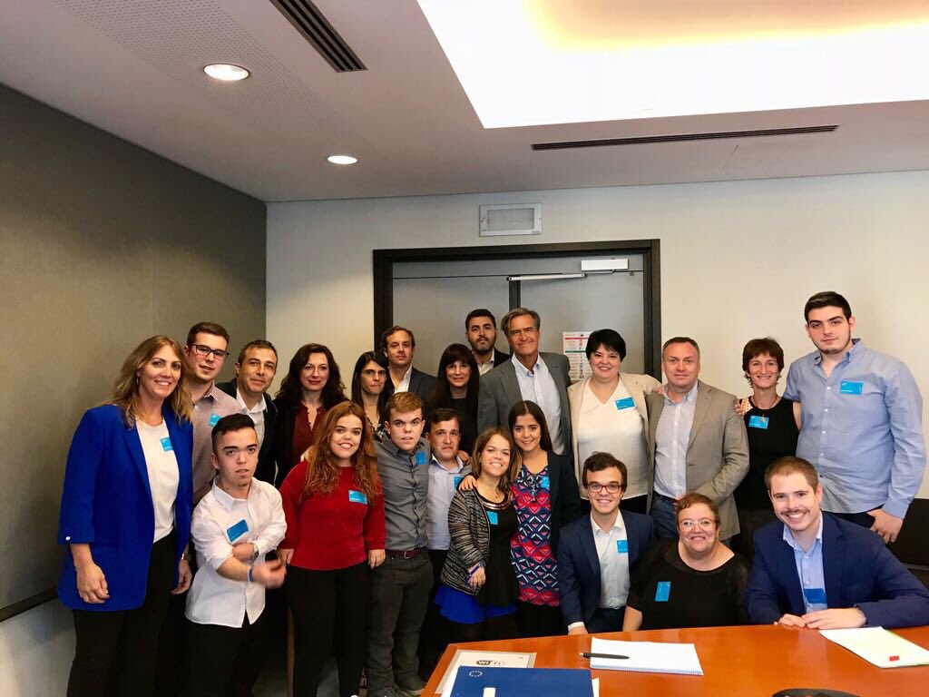 JFLopezAguilar's tweet image. Emotiva e intensa reunion en el Parl Eur con ALPE, Fund para apoyar a ls prsonas con acondroplasia: compromiso socialista cntra toda dscriminacion a ls personas cn dscapacidad. Grcs x vstro coraje y vstro testimonio!
