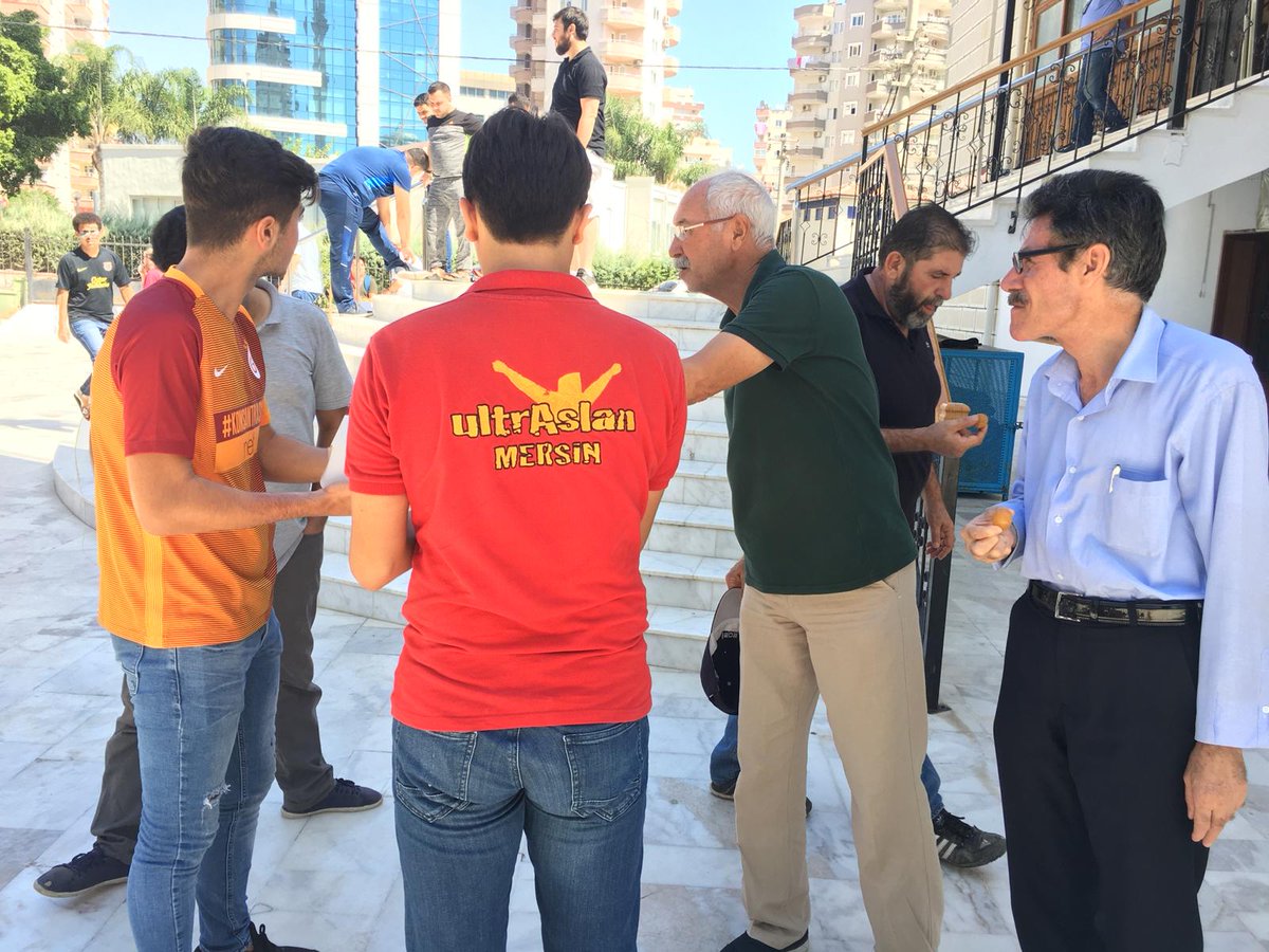 uAMersin33's tweet photo. ultrAslan kurucusu Alpaslan Dikmen ağabeyimizin vefatının 10. Yıldönümü sebebi ile Mezitli Merkez Camii'nde lokma döktürüp dağıttık.
Ağabeyimizi bir kez daha büyük özlem, sevgi, saygı ve rahmetle anıyoruz.
#uAYurtiçi #uAMersin
#AlpaslanDikmen #AlpaslanıYaşat https://t.co/AwLXIE2wHY