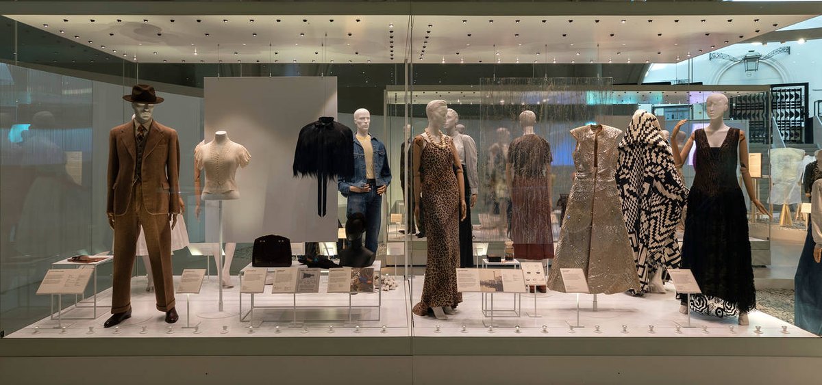 UniKentFashion's tweet photo. We take our #students to a few different shows & #exhibitions every year, starting with next week where we'll be visiting #FashionedfromNature at @V_and_A and the @knitnstitchshow ๐งตโ๏ธ
#uniofKent #UKC #degreelife #studywithus #studyinKent #creativestudy #VAM #knitnstitchshow https://t.co/TiUgLaXZAE