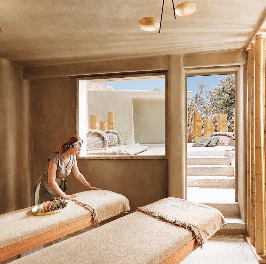 DeessePro's tweet photo. Experience with ultimate spa awakening with Déesse LED Light Therapy and @CodageParis_UK at the Kenshō Beach Spa in Mykonnos https://t.co/giE1sPCKY7