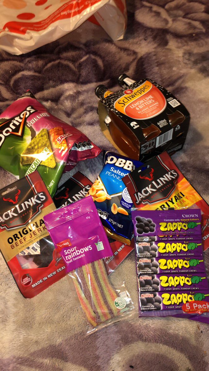 subaeruginosa's tweet photo. Yum cum zappo #rifen https://t.co/E5QMjxOpg1