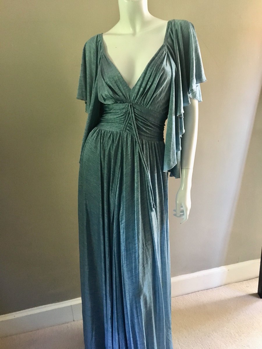 frocksmith's tweet image. Style from the past that you need to wear now! 
Shop my finds in my etsy shop  etsy.me/2QfaASr #vintage  #dress #blue #silver  #70s #1970s #maxidress