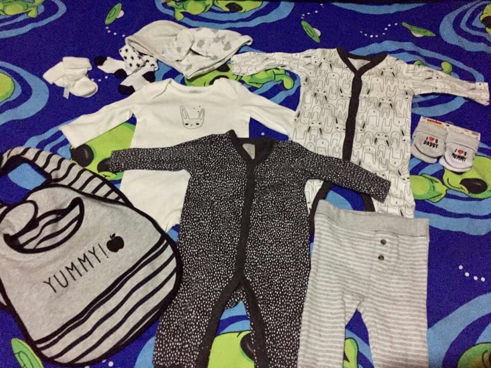 aaaandshit's tweet photo. Parang ukay ukay lang saka daghan HAHAHAHA So much love to my fam na nag una una nag buy kahit wala pa sila kabalo sa gender ni bb 😂❤️
Thanks to my tito & tita for my outfit's! 💕 - Baby 👶🏻 #4mos https://t.co/MhLeN8l9aH