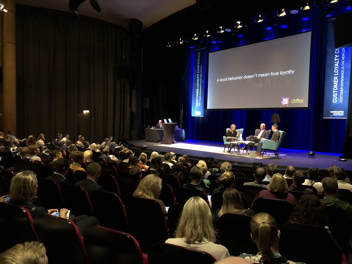 WednesdayR's tweet image. Live podcast at stage, talking about: An isolated loyalty strategy is pointless #WRloyalty