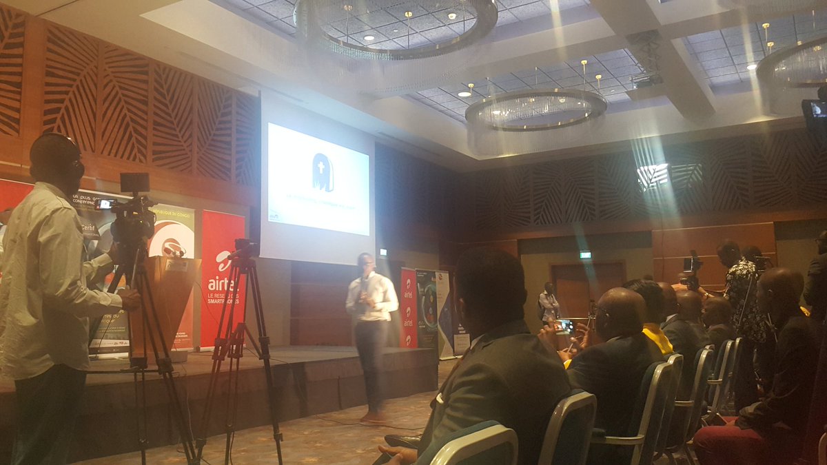 ehoumanaudrey's tweet photo. Data Marketing Automation par @NelsonCishugi
#JCertif #JCertifBrazza #JCertif18 #DataMarketing https://t.co/NP40bQ6TVs
