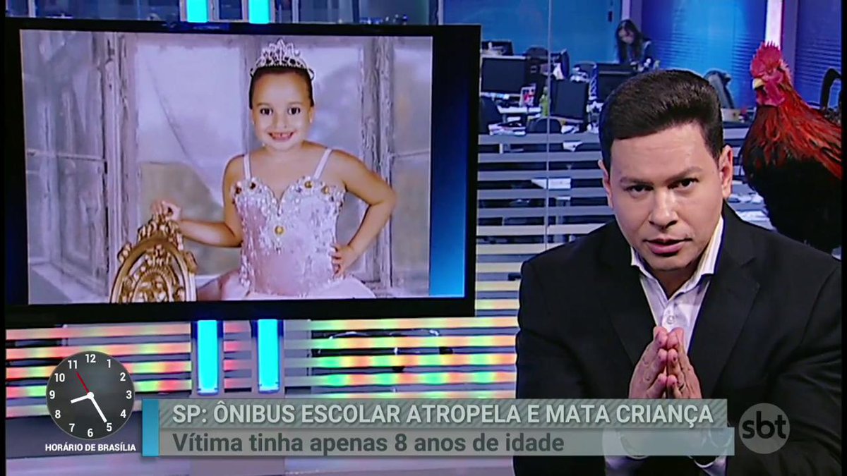 1impactosbt's tweet photo. Ao vivo: Menina de 8 anos morre atropelada por ônibus escolar #PrimeiroImpacto https://t.co/LXHJzwvT9C