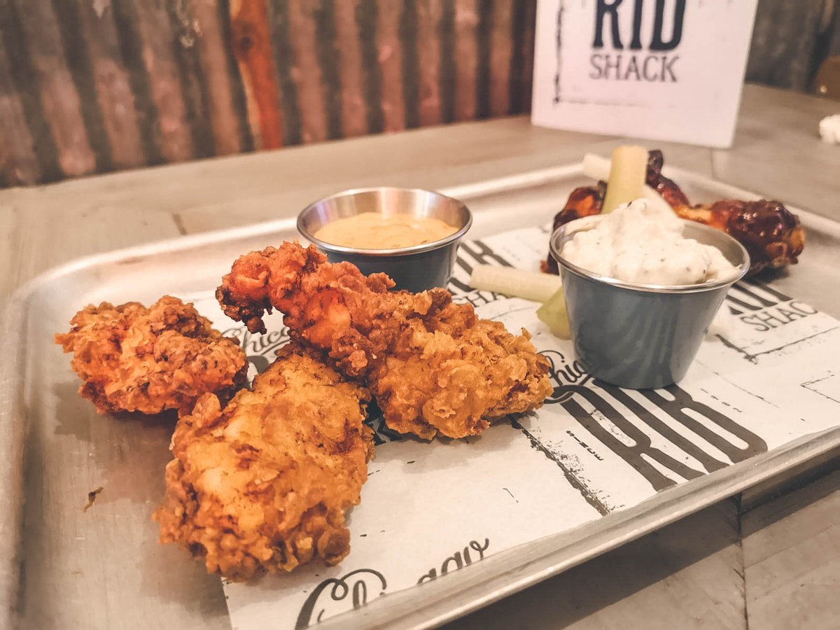 ChicagoRibShack's tweet photo. winner winner chicken dinner! #chickenstrips https://t.co/PsBUZpaiKm