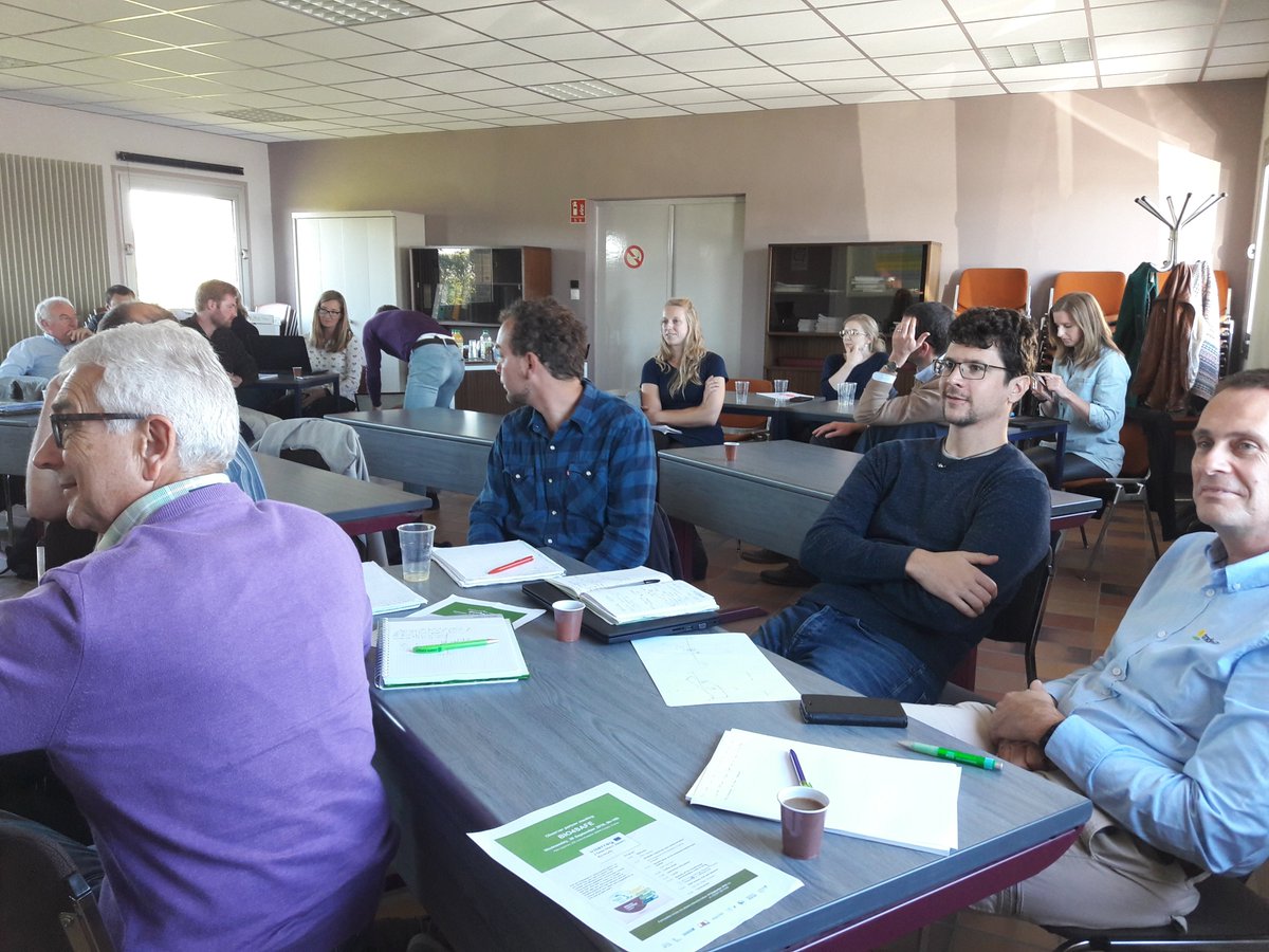 Viaverda_be's tweet photo. 26/09/18 - stakeholdermeeting #Bio4safe Pôle Légumes: discussie met landbouwers en producenten van #biostimulanten, we waren het allen eens dat we meer info over de efficiëntie van biostimulanten nodig hebben. https://t.co/UGVnPSBDDL @Interreg2Seas https://t.co/xpkOAJgUgu