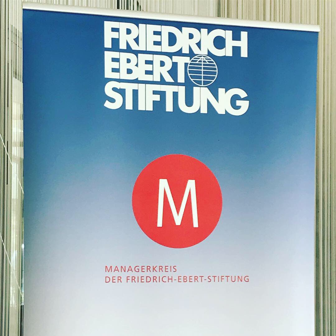 SocEntBW's tweet photo. #SocEntBW beim Business Lunch für Frauen der Friedrich-Ebert-Stiftung im Landtag. Unsere Vorständin Marika Bernhard spannt den Bogen zwischen der Start-Up Szene und Social Entrepreneurship!
#frauenpower #SocEnt #socialstartup #friedrichebertstiftung #collectiveimpact #sponsort https://t.co/OrRMhzmWuq