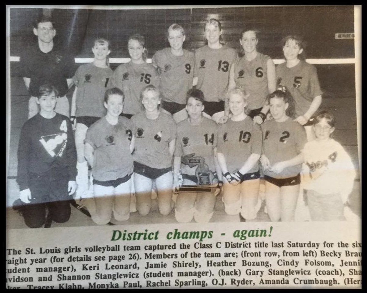 MonykaPaul's tweet photo. 🏐 

#volleyball #throwbackthursday #districtchampsagain #sixyearsinarow #sir #backintheday #9 https://t.co/I3AYs0xG5i