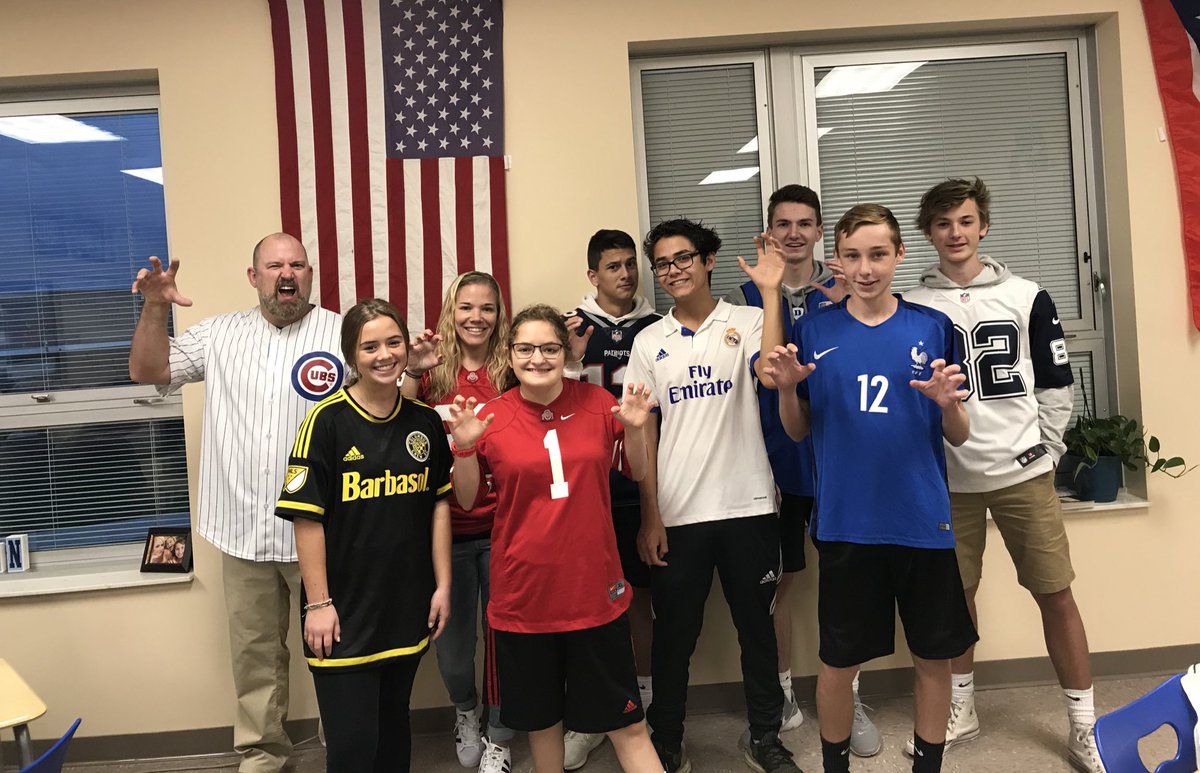 Coach_Heff's tweet photo. Jersey Thursday. #period1 #brightnearly #CPEng10 #homecomingweek #BerlinPride #historic #ClawsUp #GoCubsGo Now get busy on your vocab. https://t.co/4uqqldF1jK