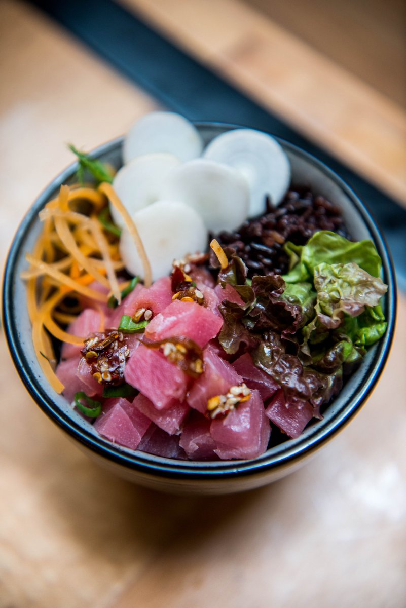 212AllGood's tweet photo. It’s a bowl full of goodness with an exotic touch to it. 
The Andaman Island Tuna Poke Bowl, with sesame- chilli dressing, red rice and pickled carrots is what we’re talking about! 

#212AllGood #Mumbai #EatBetterFeelBetter #HEalthyLiving #HealthyFood https://t.co/zgBQKPOKSM