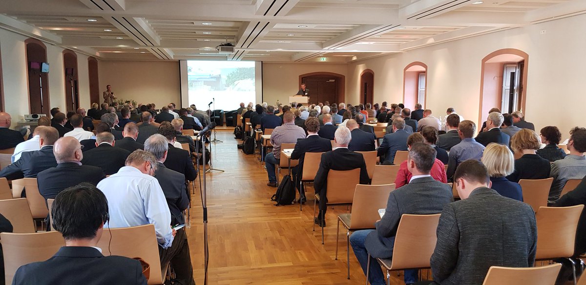 FV_Holzenergie's tweet photo. Auftaktveranstaltung beim #Holzenergiekongress18 über 250 Teilnehmer starten heute in die Themenwelt der #Holzenergie mit unseren Sponsoren @BaySF_Direkt @Viessmann #polytechnik #steagnewenergies #redcert https://t.co/bPqIp4Lz2K