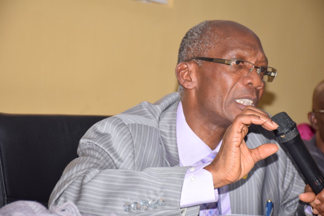 BusinessDayNg's tweet photo. Osun resident electoral commissioner, Olusegun Agbaje assures the electorate that nobody can throw the ongoing #OsunRerun into disarray #OsunDecide2018 #orolu #Osogbo https://t.co/8jbpRmdruy