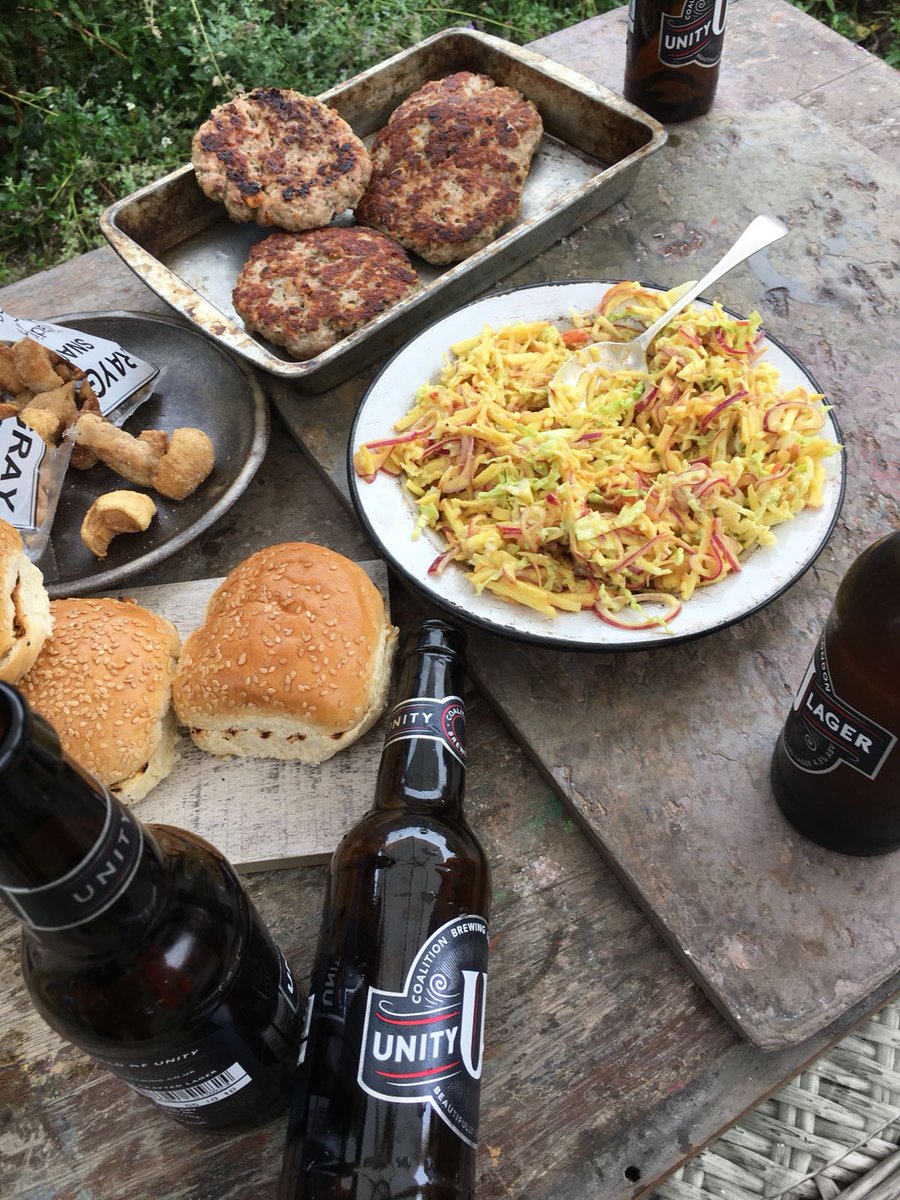 coalitionbeer's tweet photo. Hmm. Lunchtime π»ππ#unitylager #beer #craftbeer #lunch #ThursdayMotivation https://t.co/V9JWUGwGnF