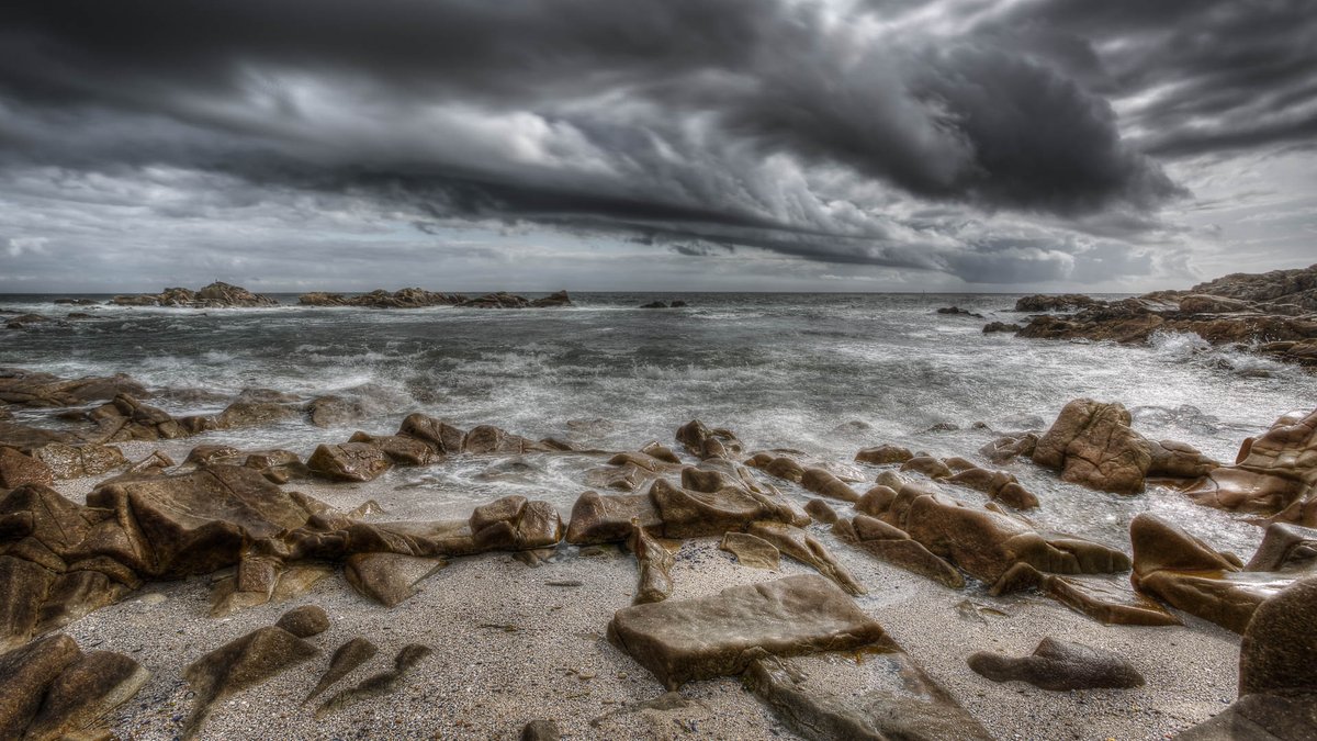 " Photographier, c'est mettre sur la même ligne de mire la tête, l’œil et le cœur. "
Henri Cartier-Bresson
retrouver le plaisir et la sérénité du regard ...
#mer #seascape #artphotography #passion #travels #aventure #frenchphotographer #sky <a href="/AstorgBruno/">Bruno ASTORG</a>