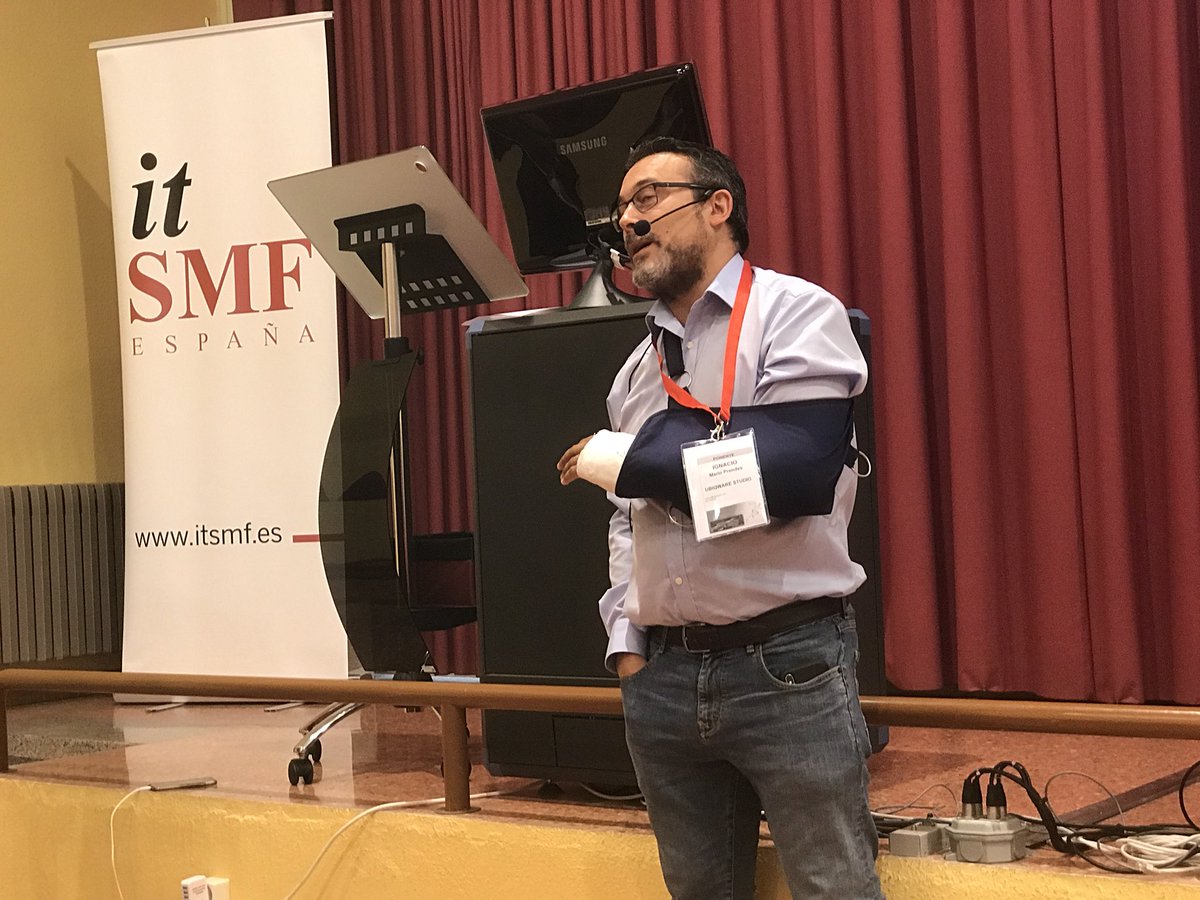 roberto_bayon's tweet photo. #DevOps como motor de transformación digital con @nachomp @UbiqWare #itsmASTUR18 https://t.co/gxJsuqD63Q
