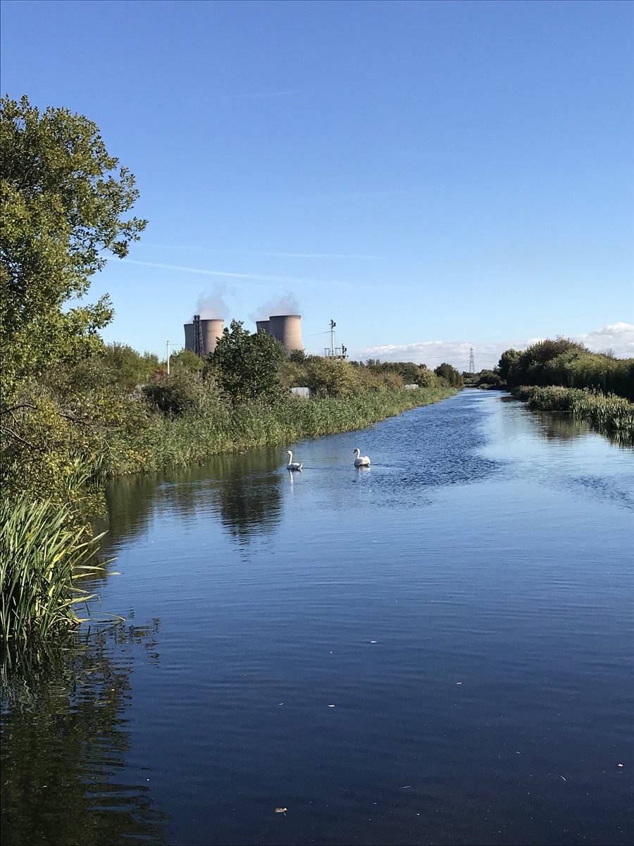 sllmcgrath's tweet image. Volunteering in the sun with my @stantec #Warrington colleagues today! Armed with gloves, litter pickers &amp;amp; plenty of enthusiasm, we’ve collected over 40 bags full of litter from the Widnes Saltmarsh for #StantecintheCommunity Week #StantecTogether #plasticresolution  @mgenvtrust