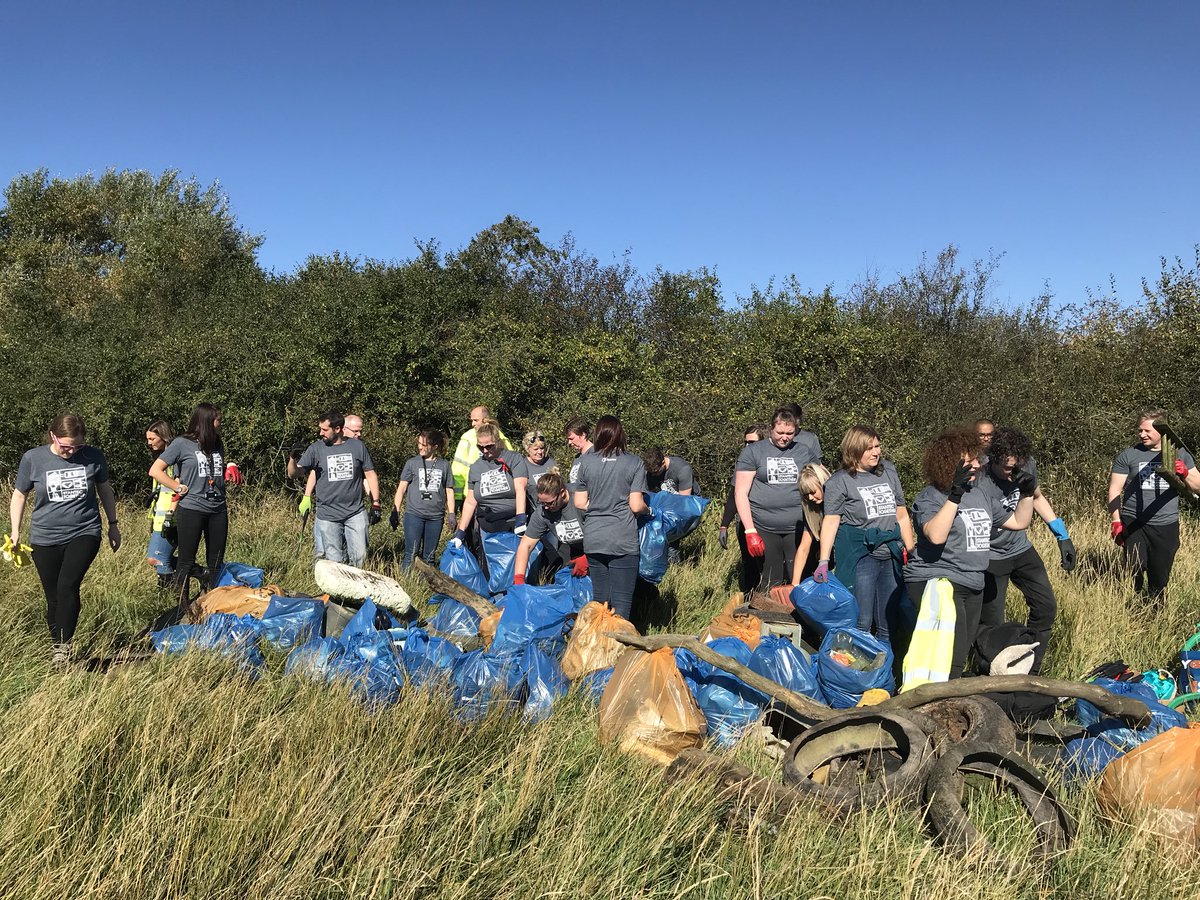 sllmcgrath's tweet image. Volunteering in the sun with my @stantec #Warrington colleagues today! Armed with gloves, litter pickers &amp;amp; plenty of enthusiasm, we’ve collected over 40 bags full of litter from the Widnes Saltmarsh for #StantecintheCommunity Week #StantecTogether #plasticresolution  @mgenvtrust