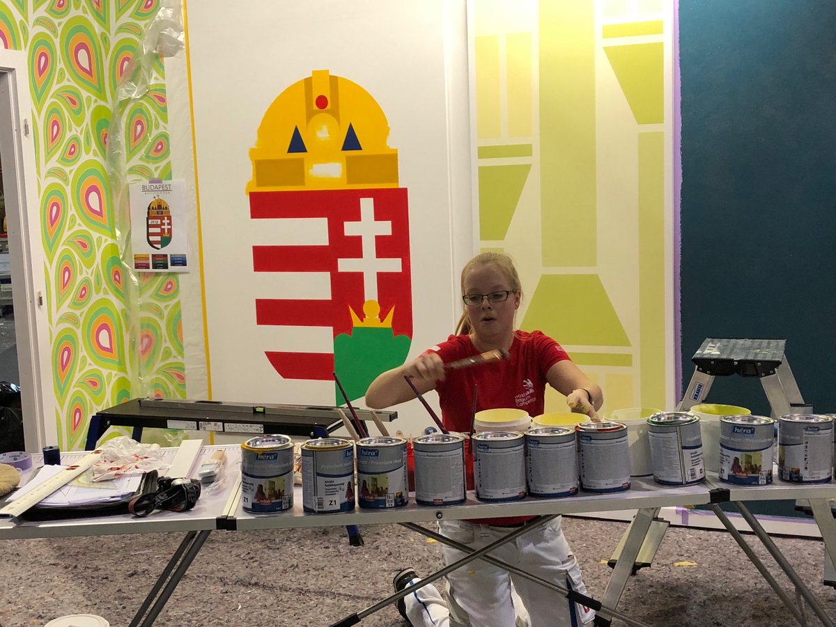Manu Yvens (@manuyvenstlv) on Twitter photo @EuroSkills_info <a href="/worldskillsBE/">WorldSkills Belgium</a> #raeren l’œuvre de Sabrina Scheen prend forme en ce deuxième jour de compétition à Budapest @EuroSkills_info <a href="/worldskillsBE/">WorldSkills Belgium</a> #raeren l’œuvre de Sabrina Scheen prend forme en ce deuxième jour de compétition à Budapest
