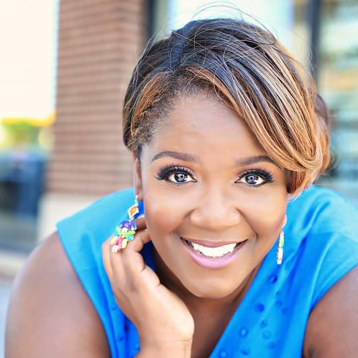 Proj_Beautiful_'s tweet photo. She's back!! @BeeInspiredTalk will also be speaking at this year's Project Beautiful! She is filled with positivity and an undeniable light fueled by Jesus! You don't want to miss it! #projectbeautiful #pb2018 #beeinspired #signuptoday https://t.co/pRsOnG7EDk