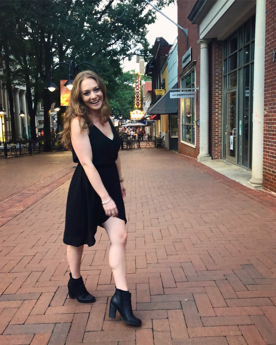 allysonberger's tweet photo. Survivor Hour 🥂
#cvillewinecountry #virginiaisforlovers #virginiaisforwinelovers #visitvirginia #vawine #pippinhill #earlymountain #VAFoodie #ootd #ootn #outfitoftheday #survivorhour #cville #charlottesville #downtownmall #redpump #allblackeverything #citygirl #virginia #va https://t.co/Sy0H8a6Qvi