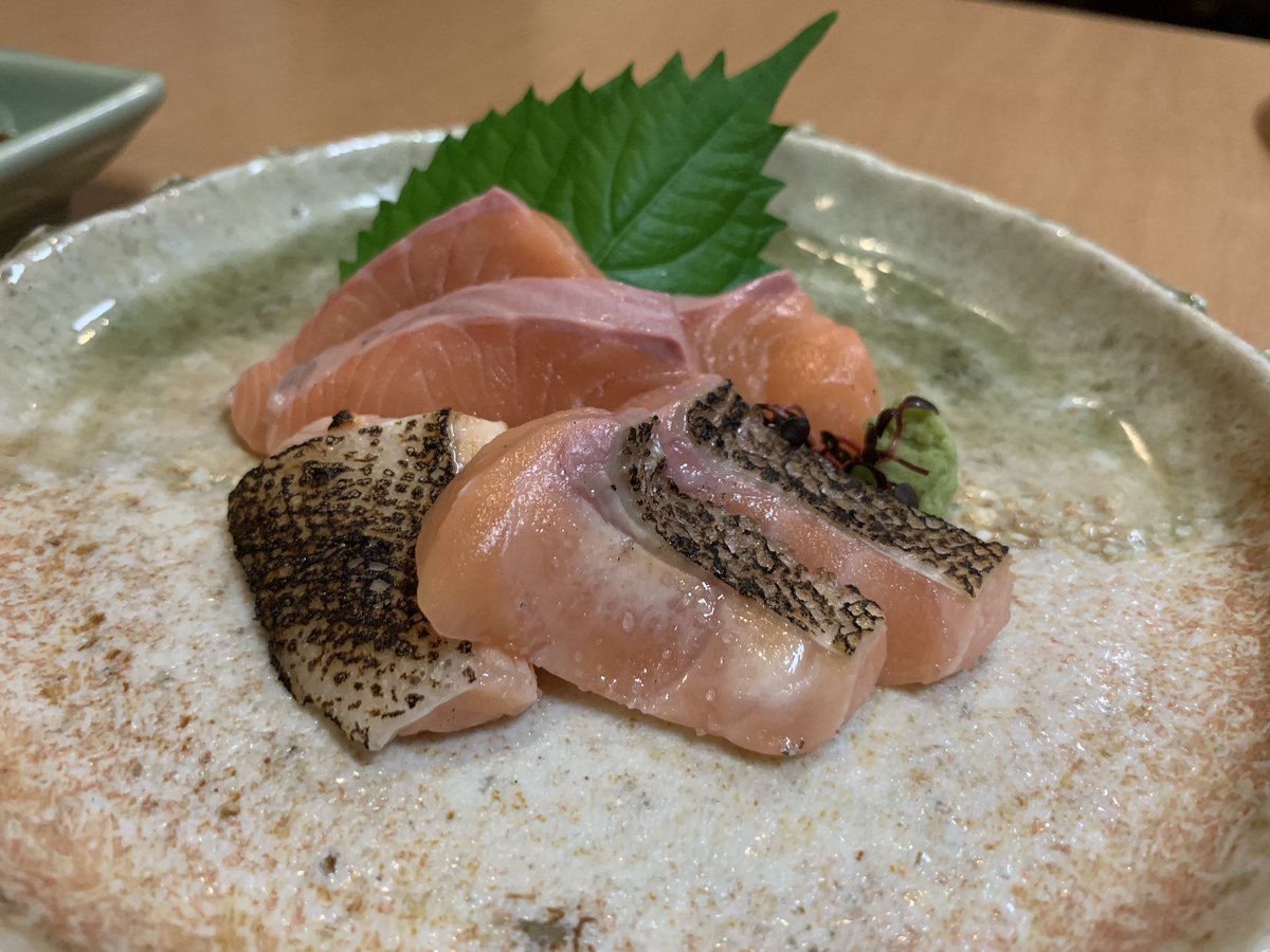 ミナミログ 住茂登 琵琶マスの刺身と卵 人気出るのわかる 天然鰻 肉厚 白焼きでふっくら 鮒寿司のしそチーズ巻き 酸味が強烈 シソとチーズないも苦しいかも