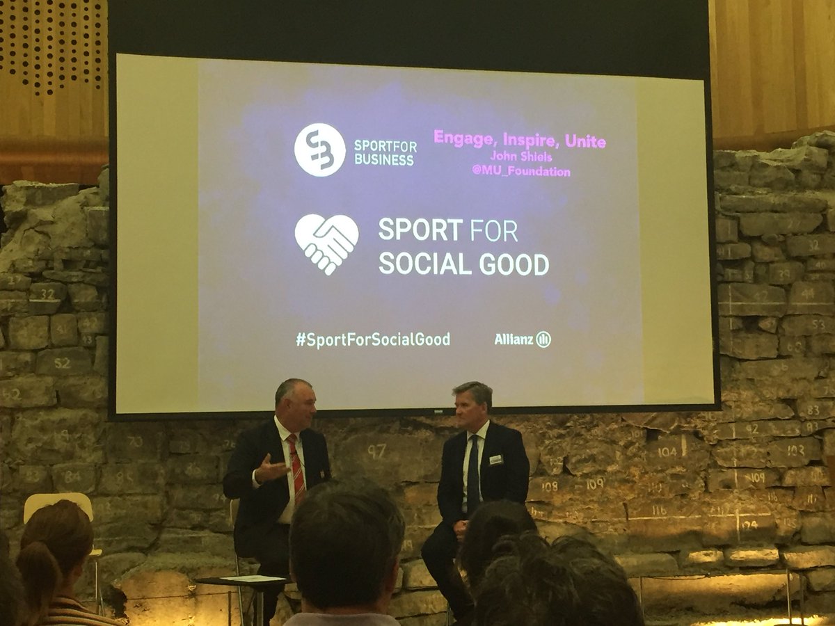 sineadcas's tweet image. 💬”Not one of us has got to where we are without help. What if you had no one to help you?” John Sheilds of the @ManUtd Foundation. #SportForSocialGood @SportforBusines love the work you are doing John 👏🏽#UnitedandMe