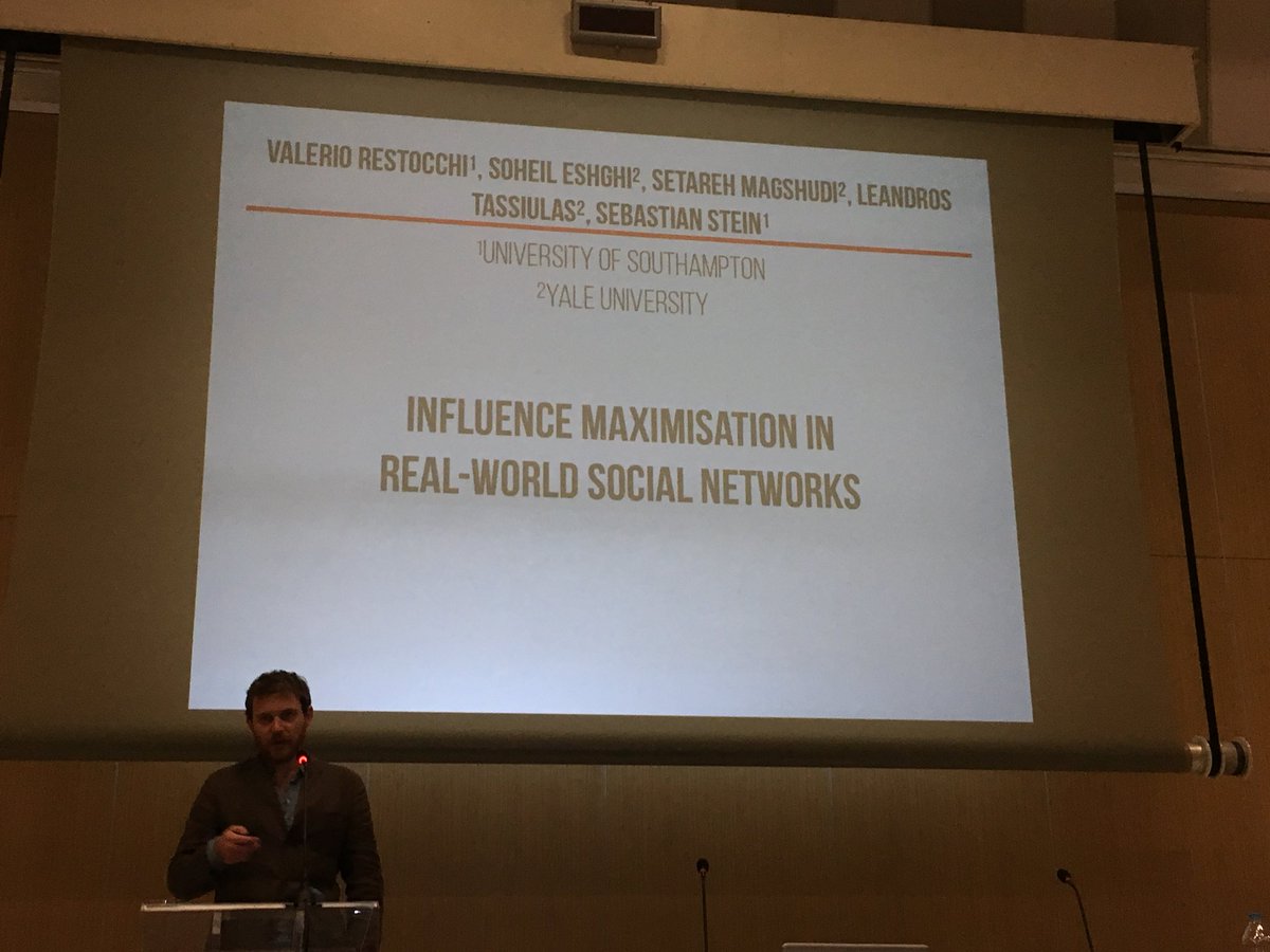 iniguezg's tweet photo. The afternoon session of our #CompSocScience satellite advancing nicely! @ccs18gr #ccs18gr Valerio Restocchi talks about maximizing influence in real-world #SocialNetworks https://t.co/mwcwHuz5M1