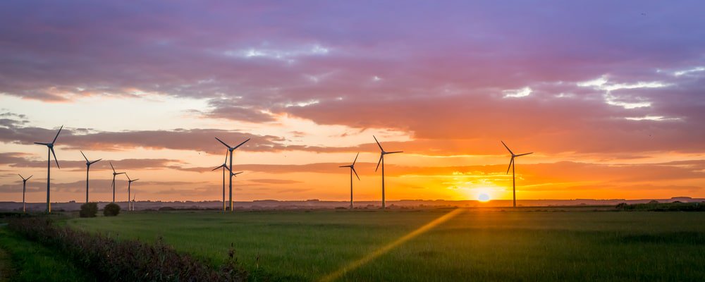 UKConstructionm's tweet photo. #UK hits historic milestone, with the opening of the #Walneywindfarm extension, making it capable of generating 20 gigawatts through #wind power. #renewables #windfarm #greenenergy https://t.co/meIlkTpjbU https://t.co/zRdLR4KJ7h