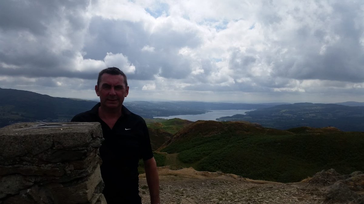 steele_simon's tweet photo. Loughrigg! ⁦@armathwaitehall⁩ ⁦@JuliaBradbury⁩ ⁦@pobhotels⁩ ⁦@RealLakes⁩ #greatviews for 1000ft https://t.co/o6Cm2DbSVq