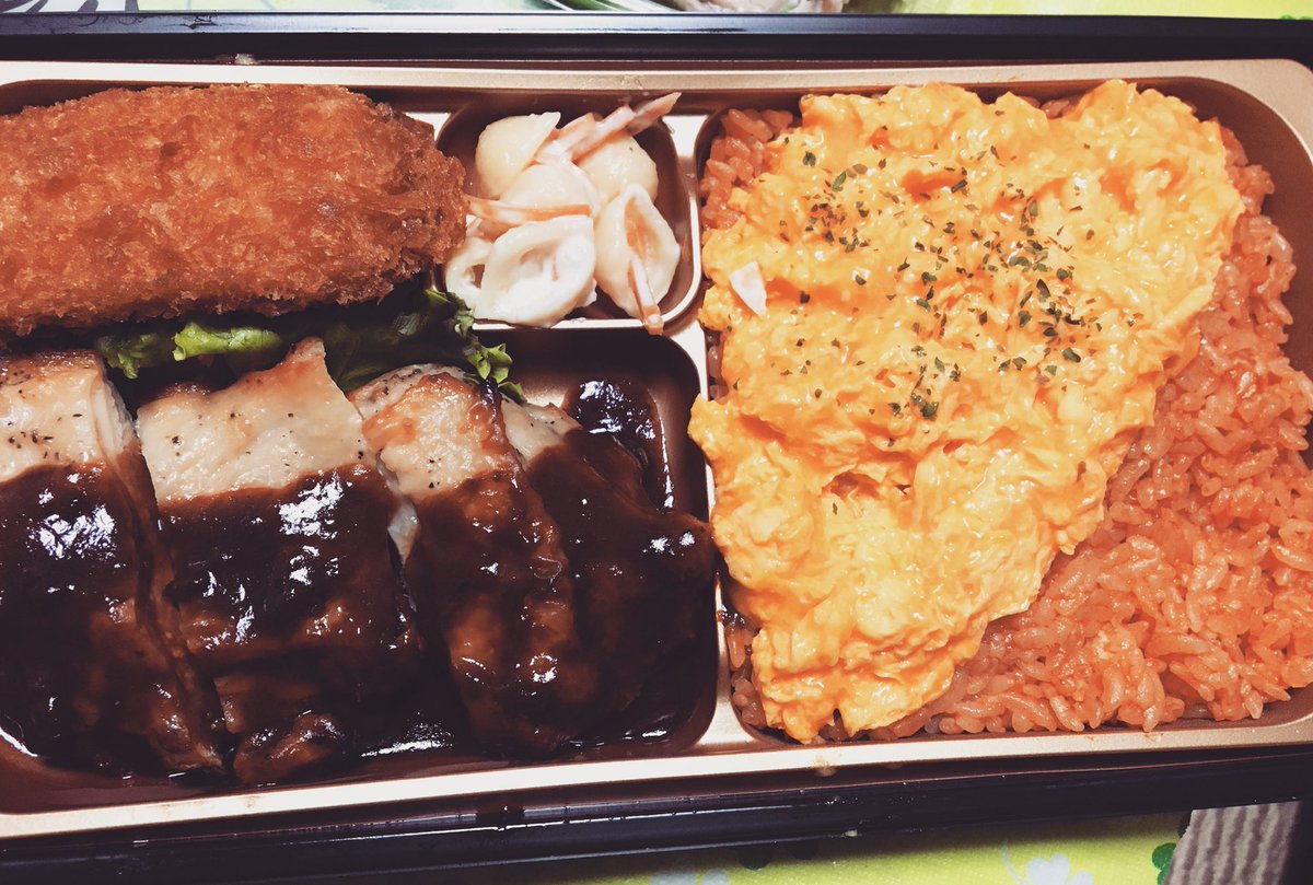 木村優介 Auf Twitter スーパーで見つけた たいめいけんのチキングリエ弁当 500円でお釣りがくるのにチキングリエもカニクリームコロッケも オムライスもバリうまでした ๑ ᴗ