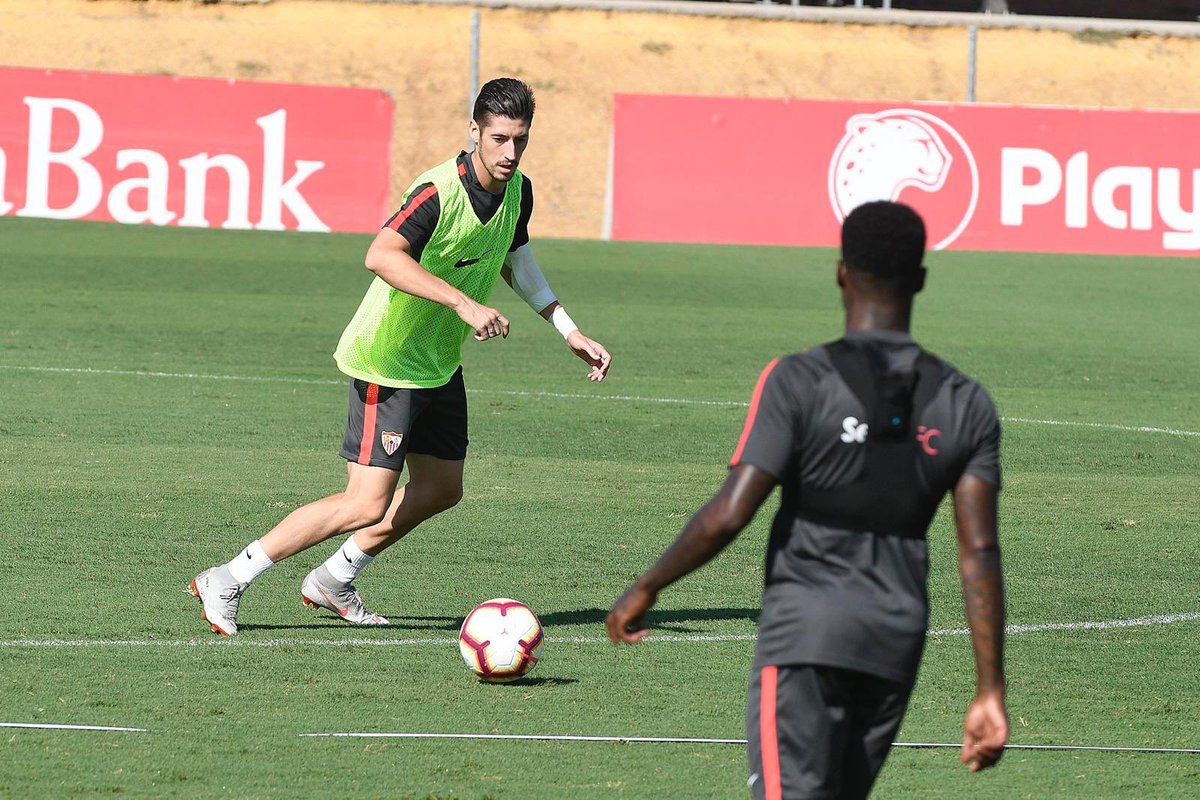 Un día menos para volver! 💪🏼⚽️ #vamosmisevilla ⚪️🔴