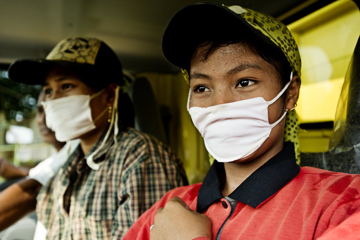 Workers at the Musim Mas plantation in Sumatra. Photographed for <a href="/WWF/">WWF</a> story on palm oil. #sumatra #palmoil