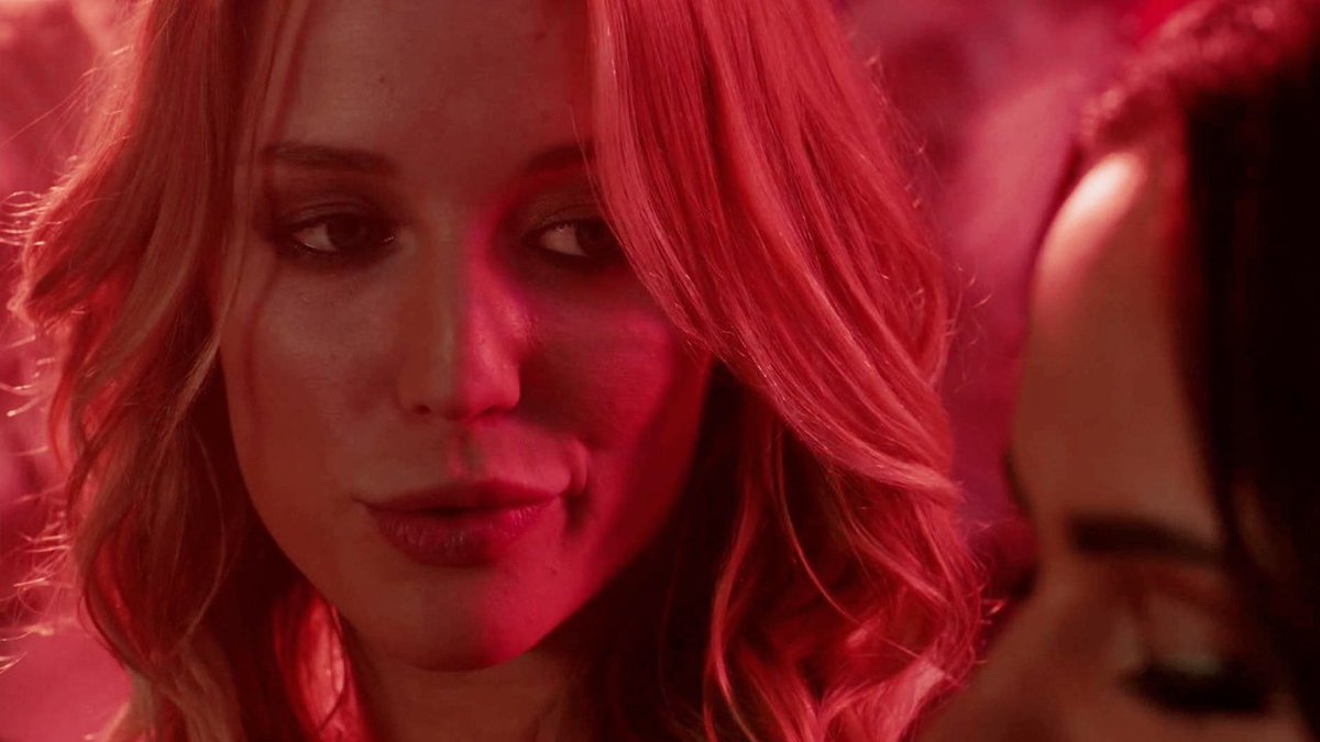 TheRoyals_FR's tweet photo. Samantha ‘Mandy’ Cook
portrayed by Sarah Dumont
2x03 - 2x06 https://t.co/5fLgq3Art5
