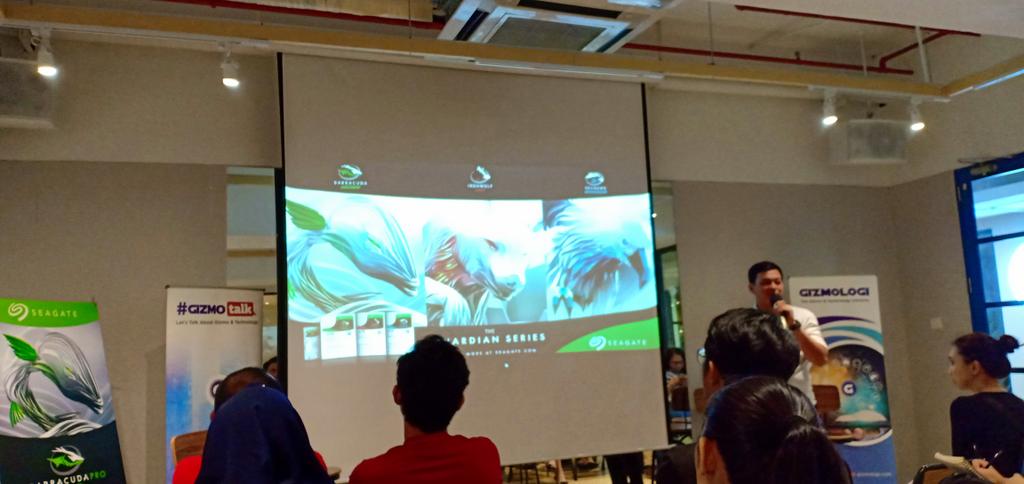 syaifuddin1969's tweet image. HDD barracuda pro ada garansi 5 tahun #Gizmotalk #blogbusiness