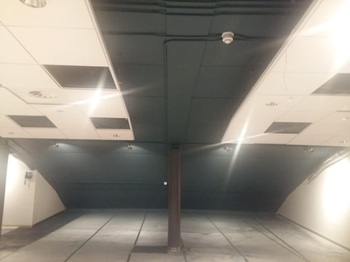 InDuyn's tweet photo. #vergaderzaal De Noord in de verf! #newlook #workinprogress #bijnagereed #komsnelkijken https://t.co/jUCZdaigVR
