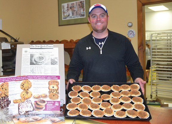 BracebridgeExam's tweet photo. Don's Bakery in #BalaON is looking to the local community to help spread the word about their new fundraising program and expand the bakery past being a seasonal business https://t.co/GadMzzulhc https://t.co/uWXOFV4DEB
