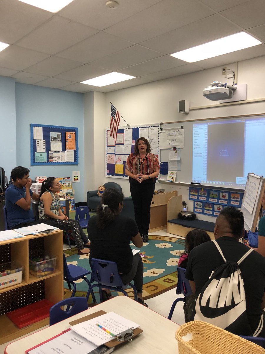 Antonel1Shannon's tweet photo. A very successful Back to School Night at Bradley Elementary. We are so blessed! #standingroomonly
#performancepassionandpurpose #nextlevelASPD https://t.co/RH9HGi5Z3y