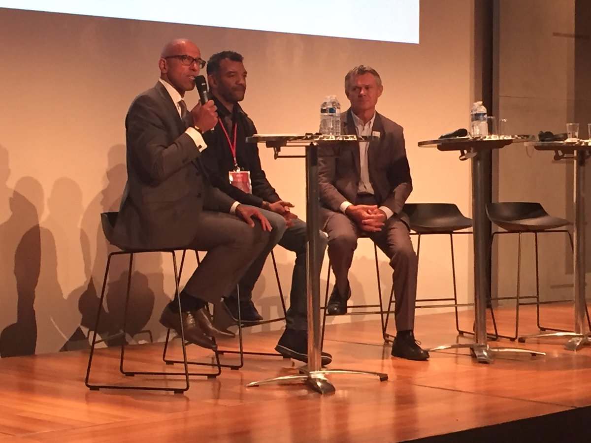SportWellnessL's tweet photo. ▶️ Les grands témoins ! @EmileNtamack et @patricemartin12  viennent partager leurs expériences de reconversions après des carrières de sportifs exceptionnels.
#SWL2018 #EMOCS #LaDéfense https://t.co/Pz1UxOeLhk