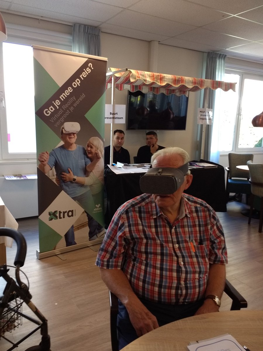 Ga je mee op reis? Virtual reality bij de fit en vitaal markt in Swaenehove! @MOOIwelzijn @XTRAWelzijn <a href="/SaffierGroep/">Saffier</a> @Lijn1Haaglanden <a href="/Wijkberaad/">Wijkberaad Leyenburg</a>