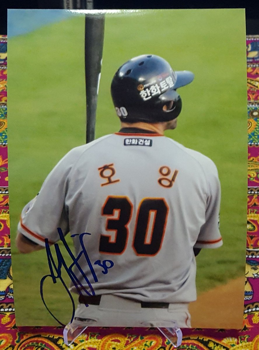 kbocollections's tweet photo. Follow @teamjokbal &amp; RT for a chance to win this @jhoying3035 signed photo.  We're about to start or 2nd year of getting items ready to sell over the next few months. The money raised goes to Korean orphanages. Winner announced Oct. 3rd. Thanks! https://t.co/TiZjrCs007